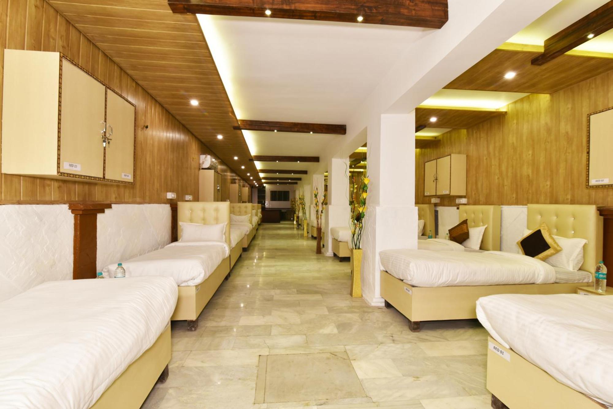 Hk Backpackers-Luxury Rooms & Dormitory Amritsar Exterior photo